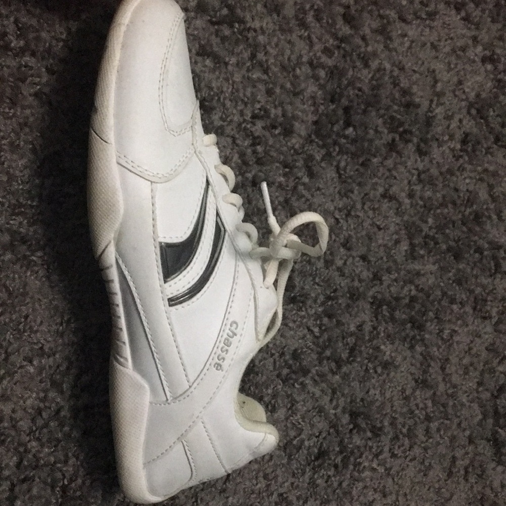 Cheer shoes
